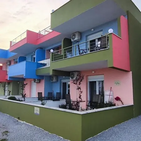 Feriehus Myrteni Néa Péramos